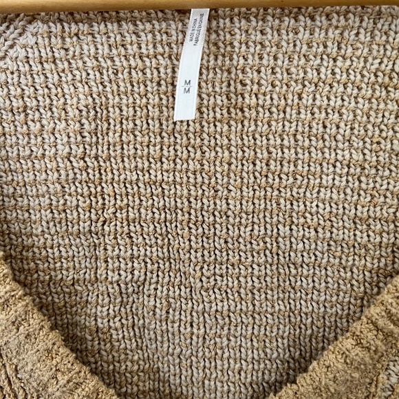 Free People Cropped V Neck Sweater Size M - Picture 2 of 3